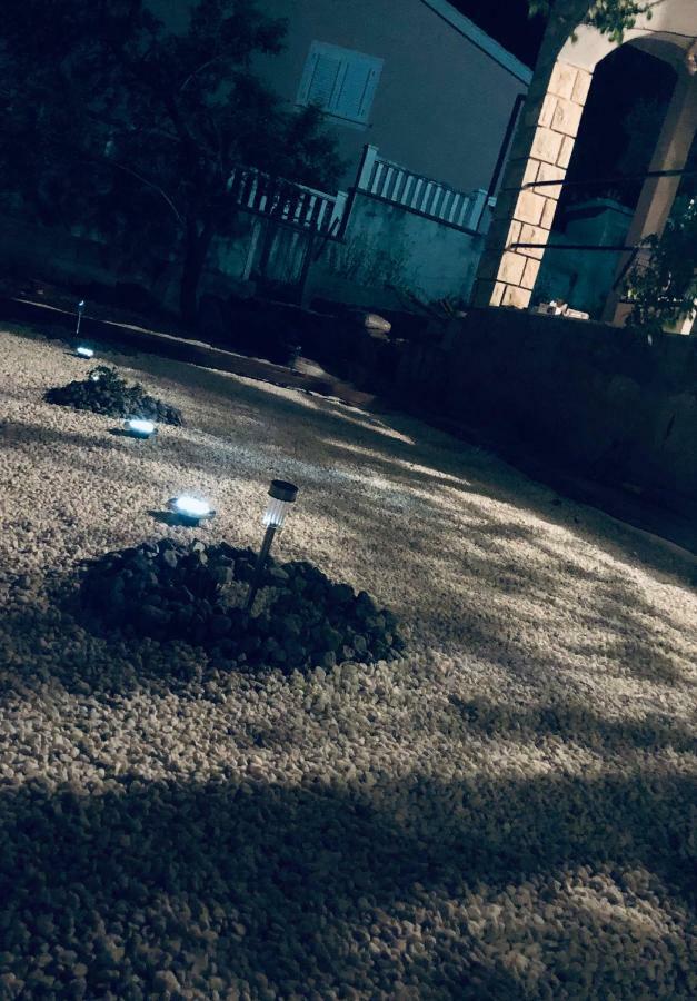Apartments Suker トロギール エクステリア 写真